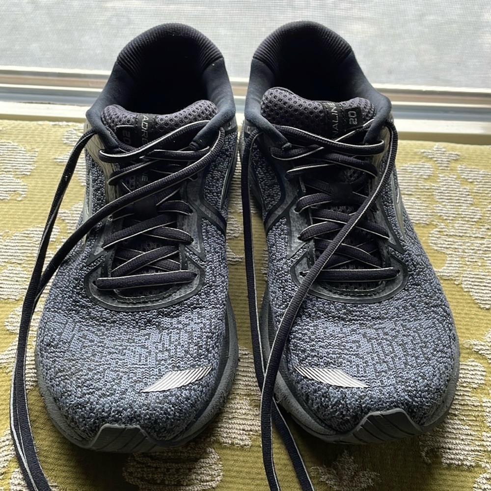 Brooks Adrenaline GTS 20 Black/Ebony Running Shoes Men’s Size 8. See photos.